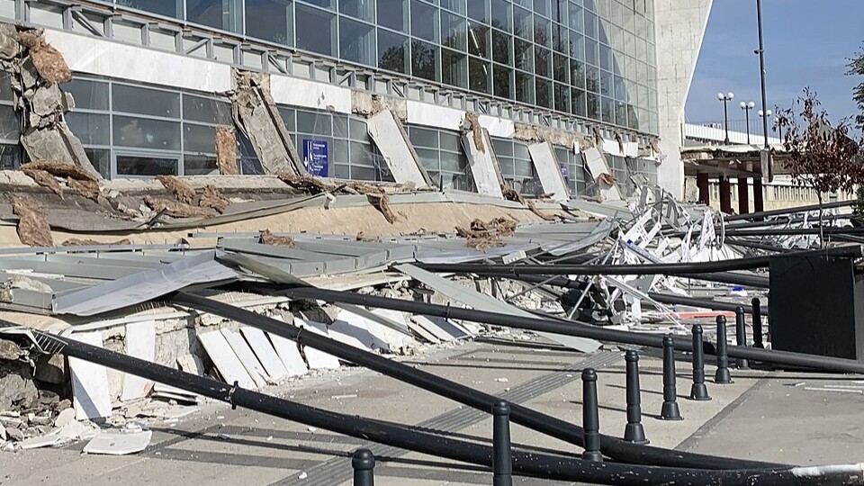 VIDEO-Ruke su vam krvave-Vikipedija