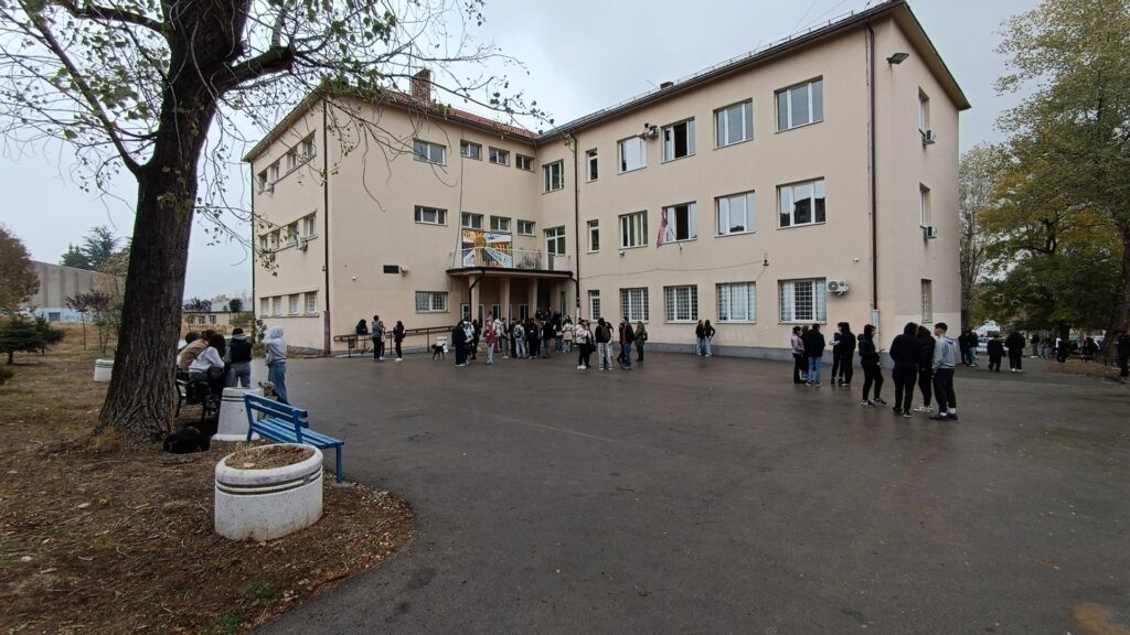 gimnazija bor